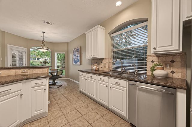 6506 E Bending Oaks Lane, Pearland, TX 77584
