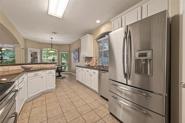 6506 E Bending Oaks Lane, Pearland, TX 77584