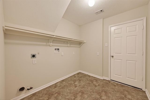 6506 E Bending Oaks Lane, Pearland, TX 77584