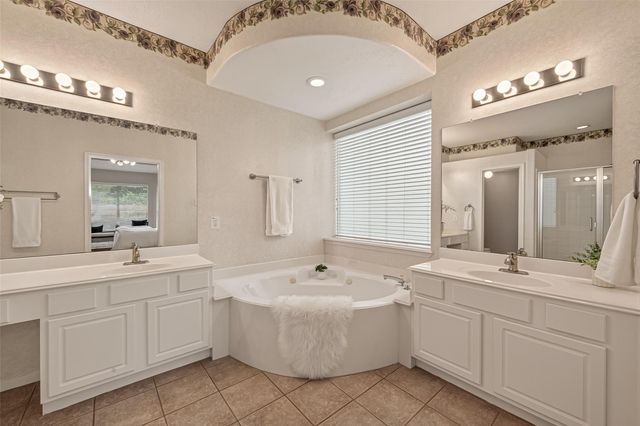 6506 E Bending Oaks Lane, Pearland, TX 77584