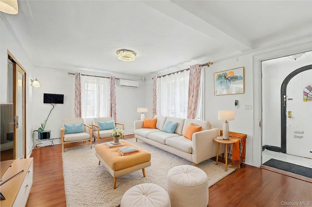 29 Holland Avenue, Floral Park, NY 11001 — photo 3