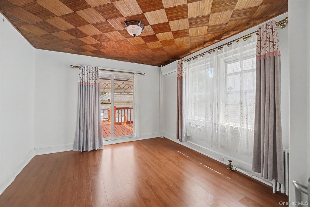 29 Holland Avenue, Floral Park, NY 11001 — photo 5