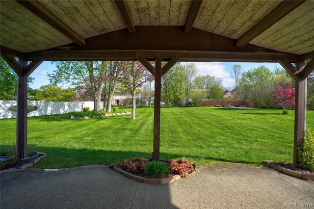 6338 Covered Wagons Trail, Flint Charter Township, MI 48532