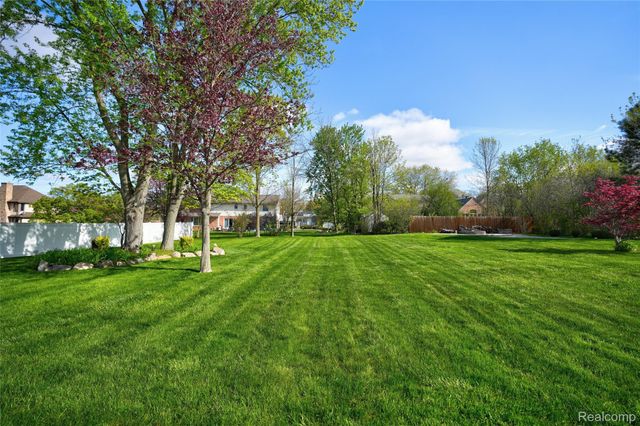 6338 Covered Wagons Trail, Flint Charter Township, MI 48532