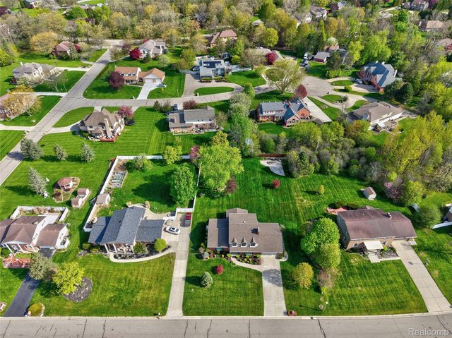 6338 Covered Wagons Trail, Flint Charter Township, MI 48532