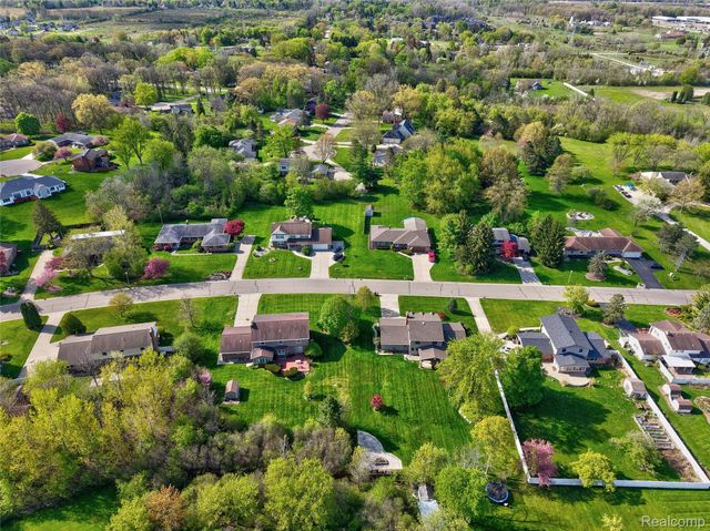 6338 Covered Wagons Trail, Flint Charter Township, MI 48532