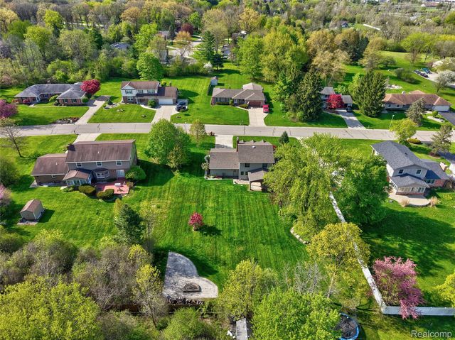6338 Covered Wagons Trail, Flint Charter Township, MI 48532