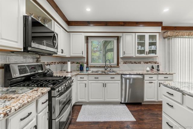 6338 Covered Wagons Trail, Flint Charter Township, MI 48532