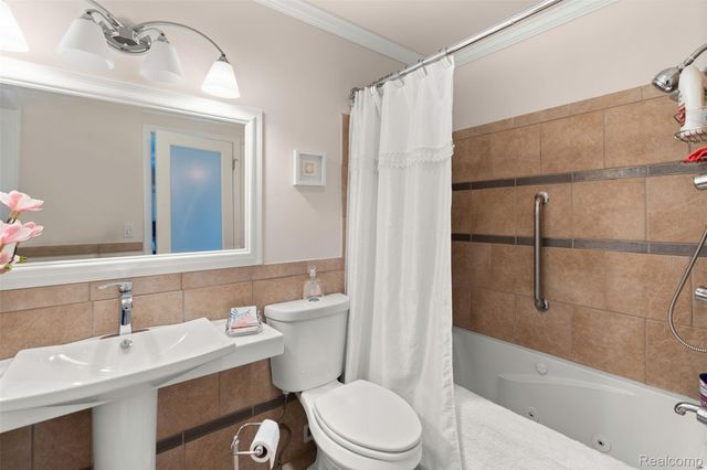 6338 Covered Wagons Trail, Flint Charter Township, MI 48532
