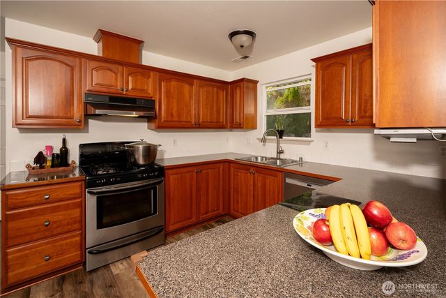 9507 149th Street E, Puyallup, WA 98375