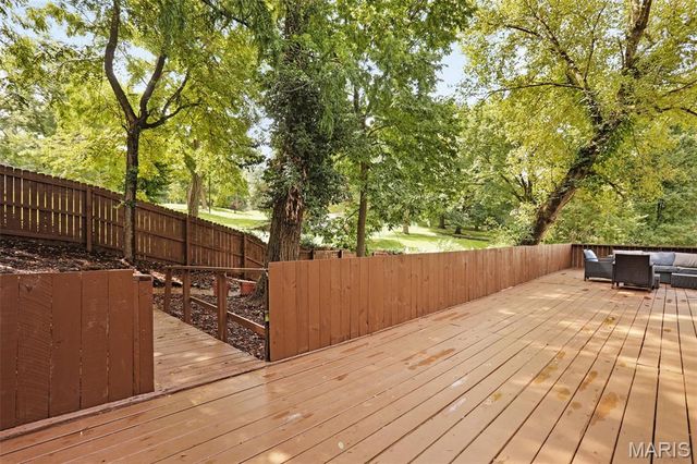 135 W Lake Drive, Edwardsville, IL 62025