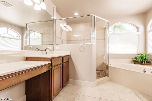 3573 Malagrotta CIR, Cape Coral, FL 33909