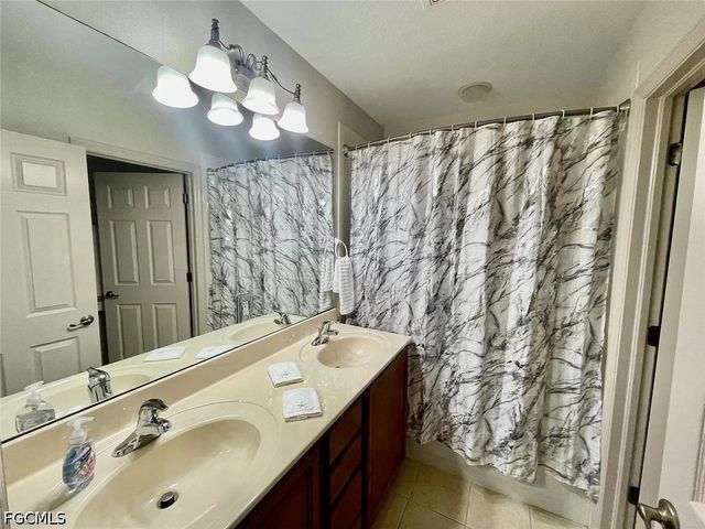 3573 Malagrotta CIR, Cape Coral, FL 33909