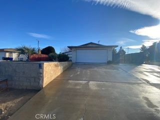 16407 La Paz, Victorville, CA 92395