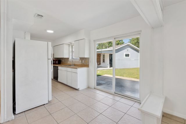 2425 Misty Lane, Carrollton, TX 75006