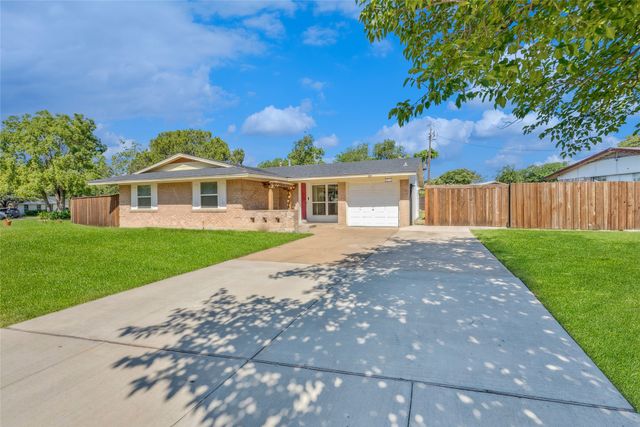 2425 Misty Lane, Carrollton, TX 75006
