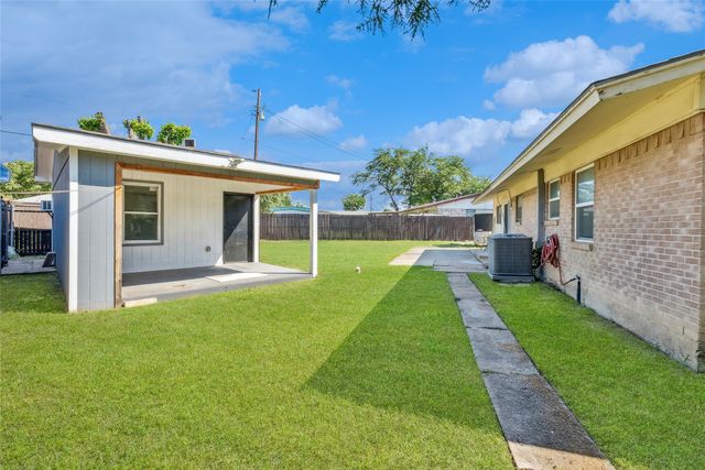 2425 Misty Lane, Carrollton, TX 75006
