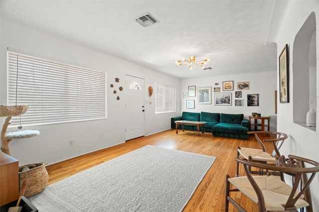 6343 1ST AVENUE N, St Petersburg, FL 33710