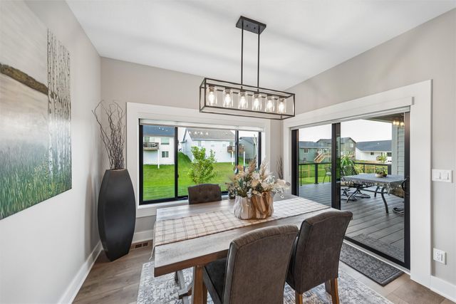 17985 Tanglewood Drive, Clive, IA 50325