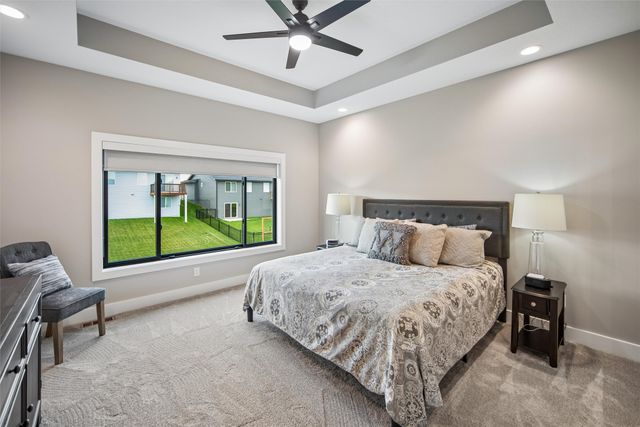 17985 Tanglewood Drive, Clive, IA 50325