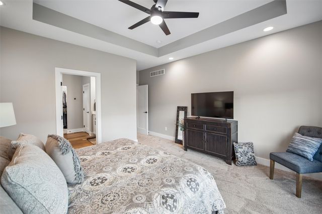 17985 Tanglewood Drive, Clive, IA 50325