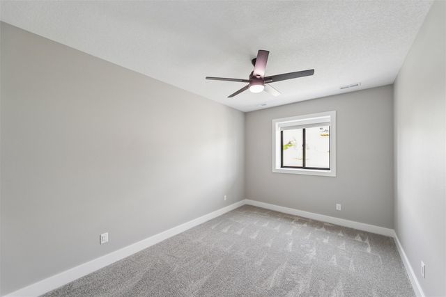 17985 Tanglewood Drive, Clive, IA 50325