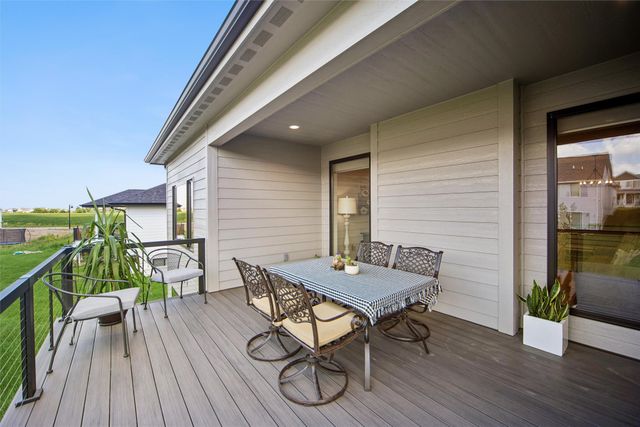 17985 Tanglewood Drive, Clive, IA 50325