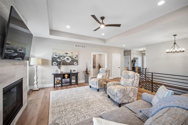 17985 Tanglewood Drive, Clive, IA 50325