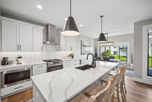 17985 Tanglewood Drive, Clive, IA 50325