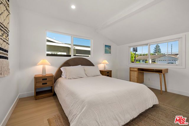 23649 Emelita Street, Woodland Hills (los Angeles), CA 91367