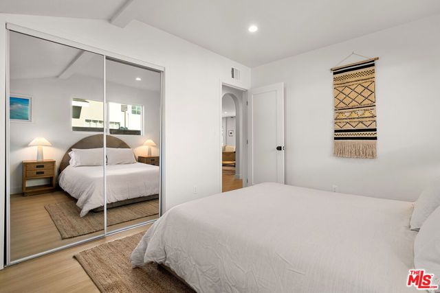 23649 Emelita Street, Woodland Hills (los Angeles), CA 91367