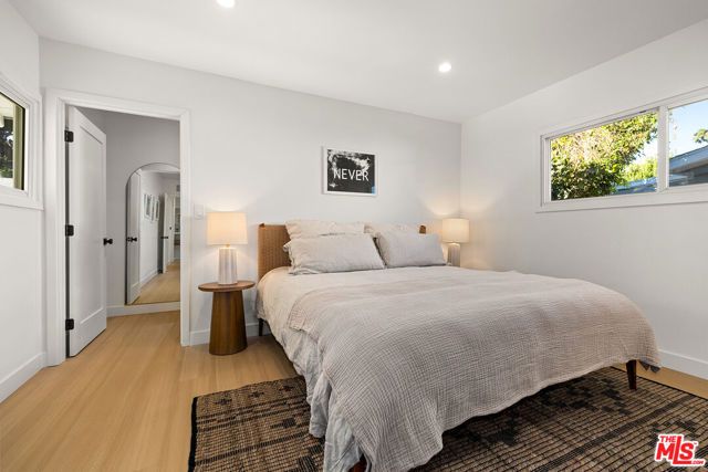 23649 Emelita Street, Woodland Hills (los Angeles), CA 91367