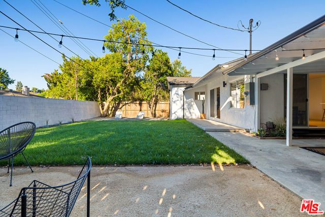 23649 Emelita Street, Woodland Hills (los Angeles), CA 91367