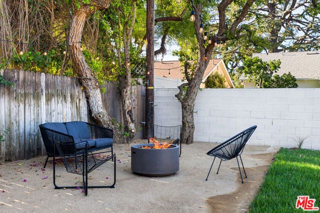 23649 Emelita Street, Woodland Hills (los Angeles), CA 91367