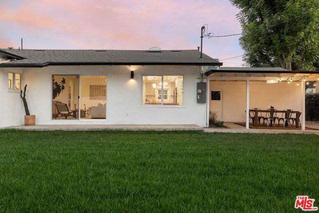 23649 Emelita Street, Woodland Hills (los Angeles), CA 91367