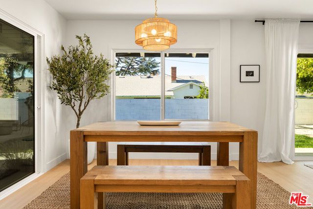 23649 Emelita Street, Woodland Hills (los Angeles), CA 91367