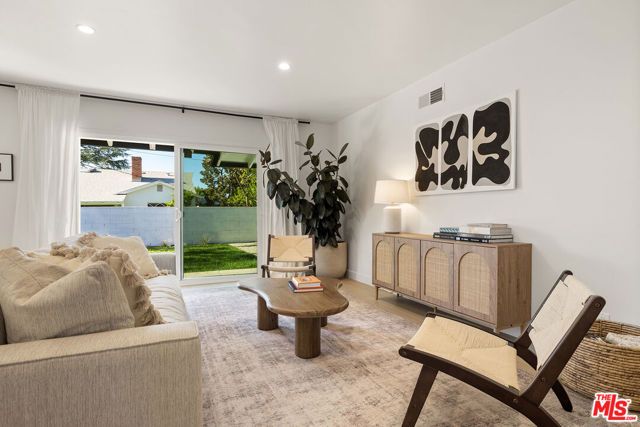 23649 Emelita Street, Woodland Hills (los Angeles), CA 91367