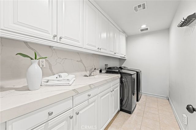 28 Blue Summit, Irvine, CA 92603
