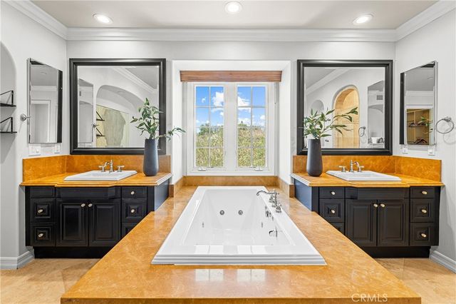 28 Blue Summit, Irvine, CA 92603