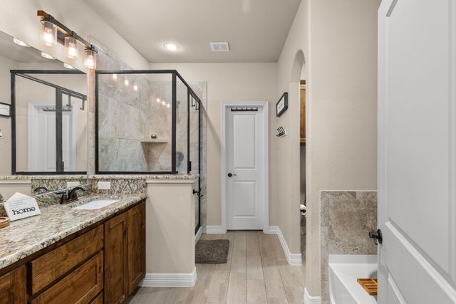 409 Mesa Drive, Lone Oak, TX 75453