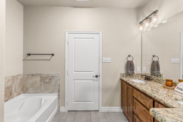 409 Mesa Drive, Lone Oak, TX 75453