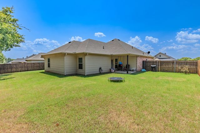 409 Mesa Drive, Lone Oak, TX 75453