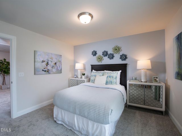 802 Stream View Court, Mebane, NC 27302