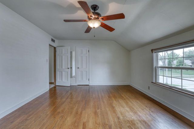 833 Robertson STREET, Wauwatosa, WI 53213