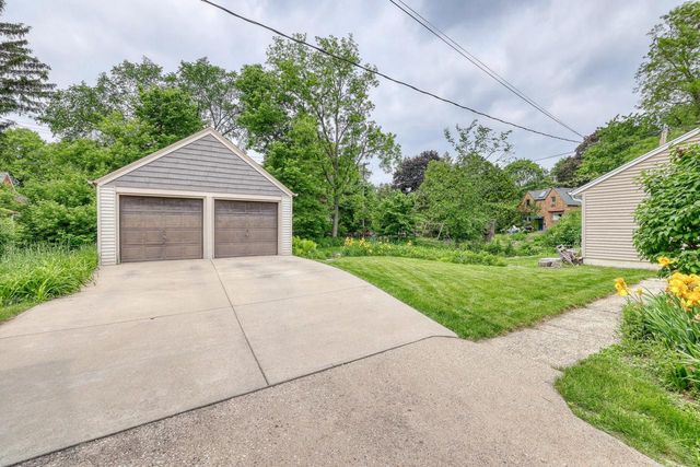 833 Robertson STREET, Wauwatosa, WI 53213