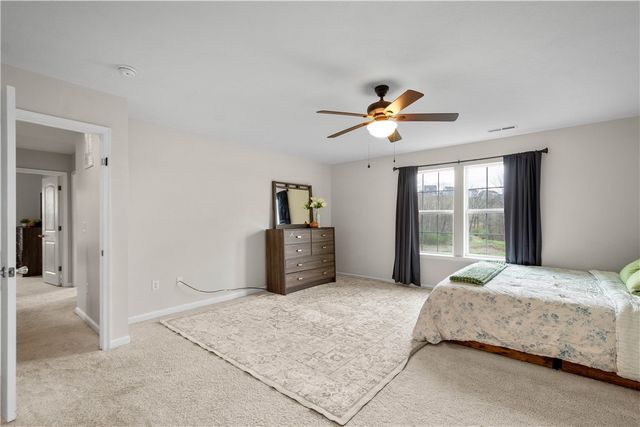 829 Frickwood Dr, South Park, PA 15129