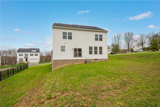 829 Frickwood Dr, South Park, PA 15129