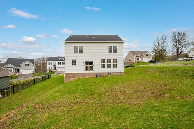 829 Frickwood Dr, South Park, PA 15129