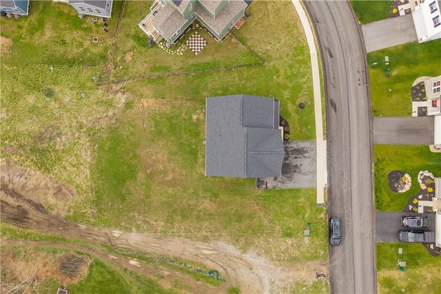 829 Frickwood Dr, South Park, PA 15129