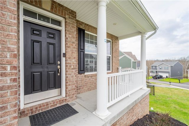 829 Frickwood Dr, South Park, PA 15129